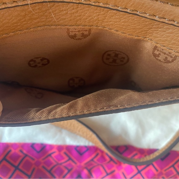 Tory Burch Emerson Tote - Picture 3 of 6